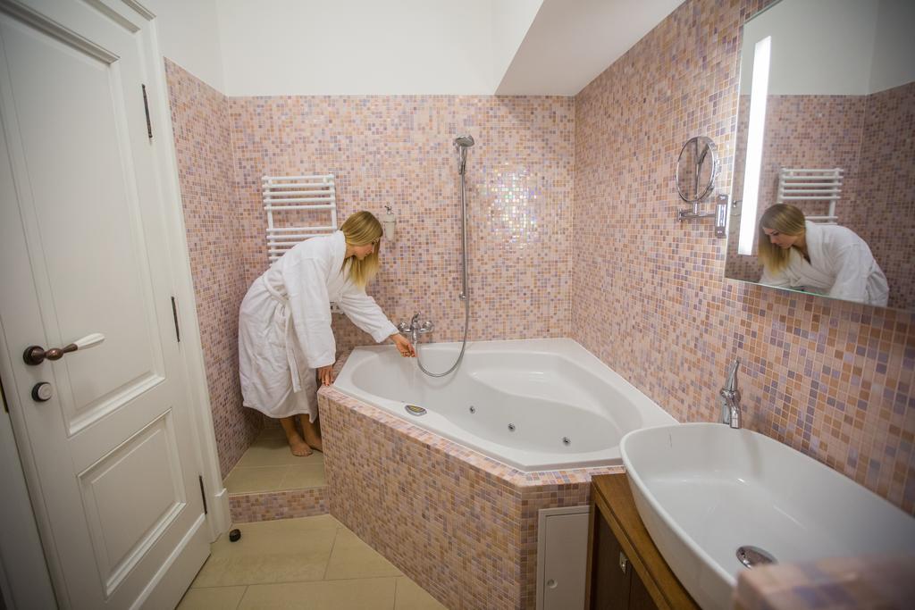 Erzsebet Nagy Szalloda Paks Room photo